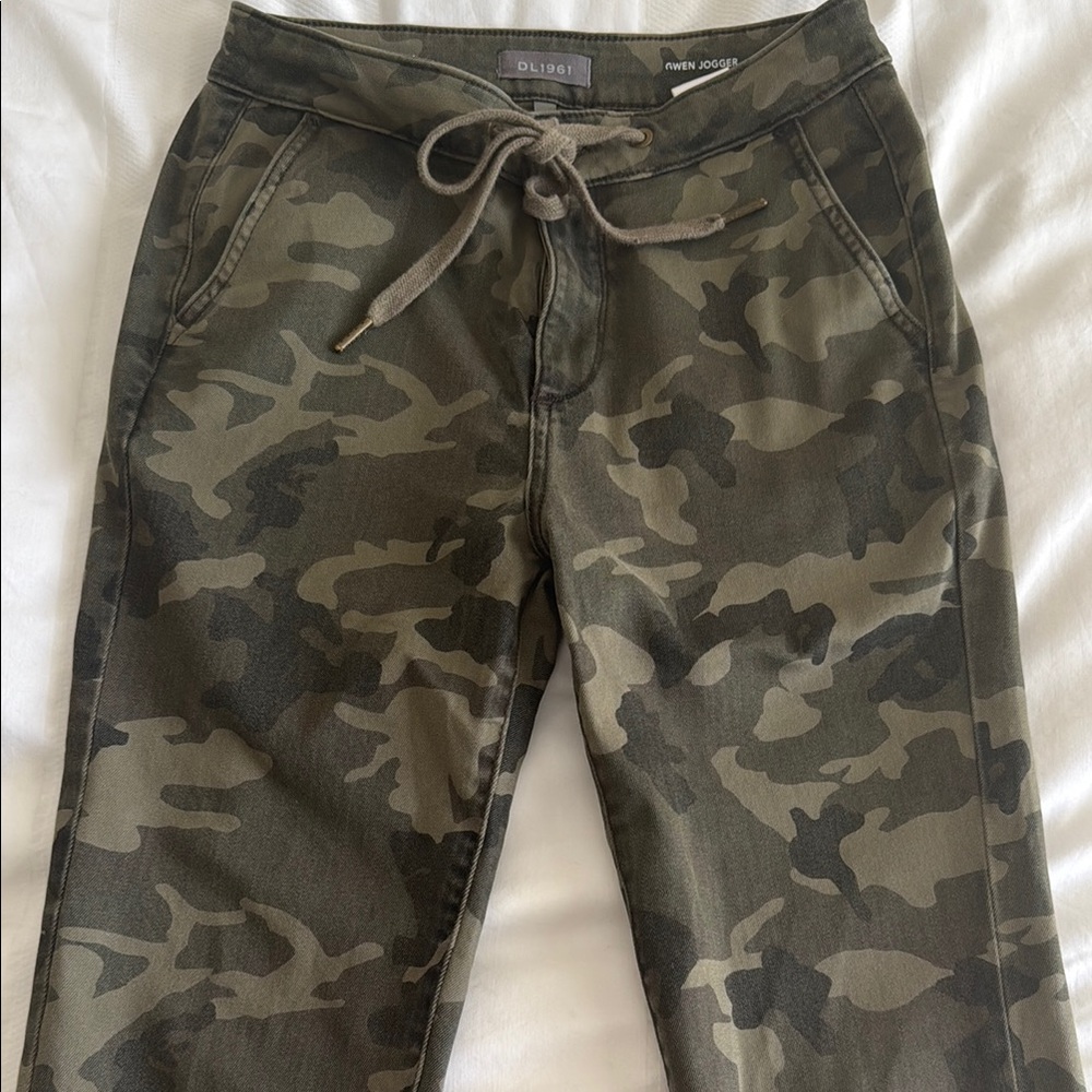 DL1961 Camo Print Jeans with drawstring size 24